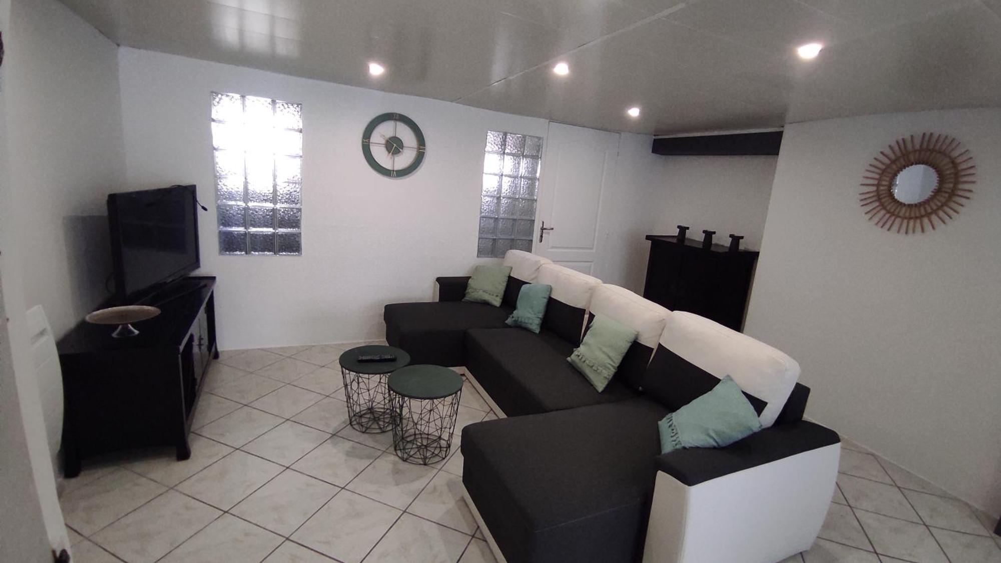 Logement Atypique Au Coeur De Cholet Bagian luar foto