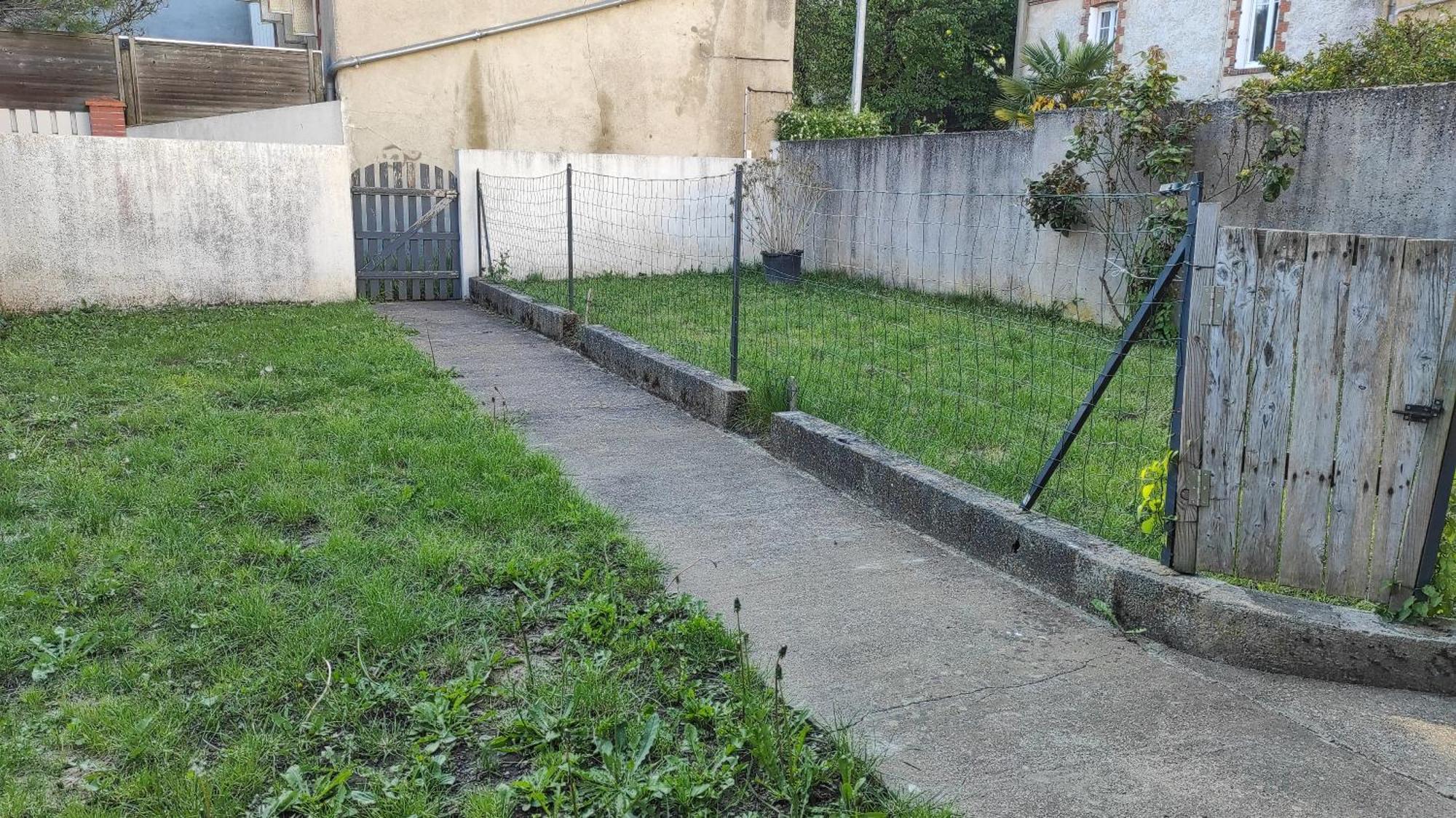 Logement Atypique Au Coeur De Cholet Bagian luar foto